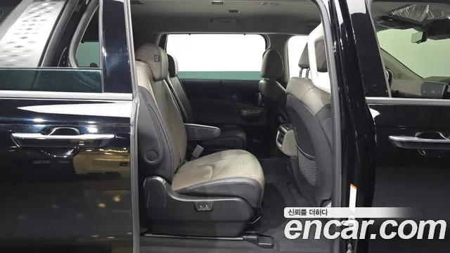 Kia Carnival 4th Gen — Фото автомобиля 12