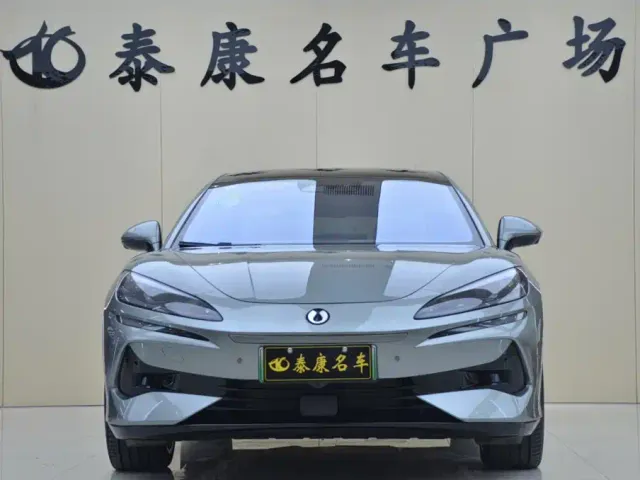 Denza Z9GT — Фото автомобиля 2