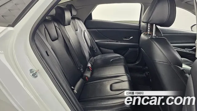 Hyundai AVANTE Новый Avante (CN7) — Фото автомобиля 12