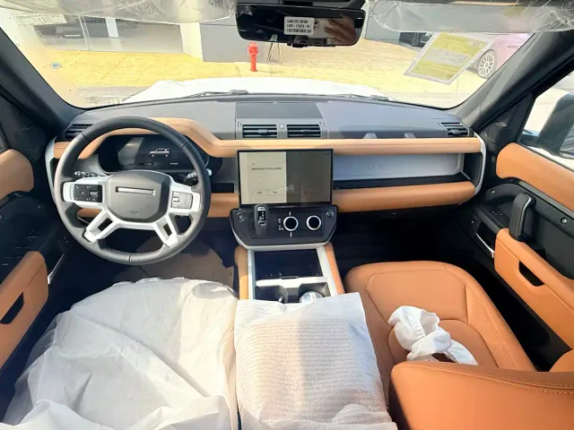 Land Rover Defender — Фото автомобиля 3