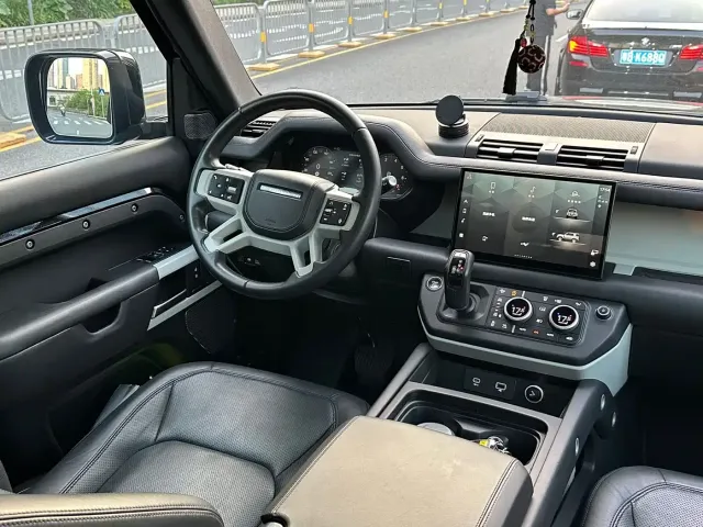 Land Rover Land Rover Defender 2023 Facelift 90 3.0T P400 XS — Фото автомобиля 9