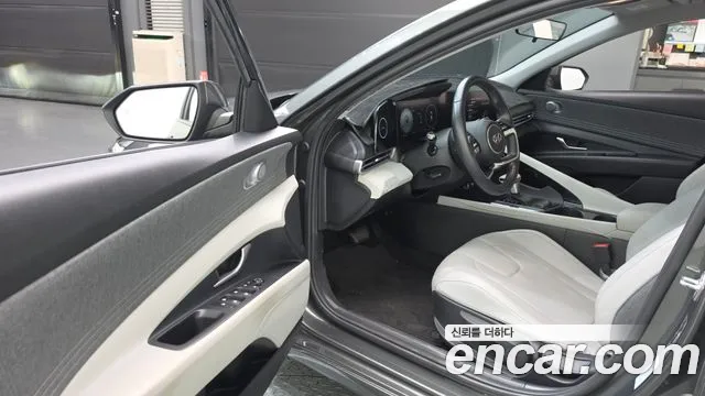 Hyundai AVANTE Avante (CN7) — Фото автомобиля 10