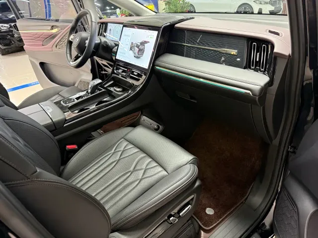 GAC Trumpchi M8 — Фото автомобиля 9