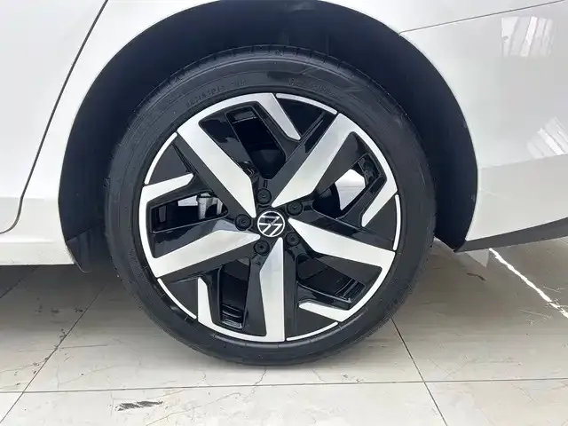Volkswagen Lamando — Фото автомобиля 19