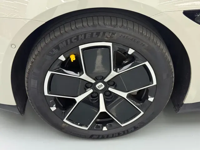 Xiaomi SU7 — Фото автомобиля 28