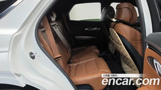Genesis GV70 — Фото автомобиля 10