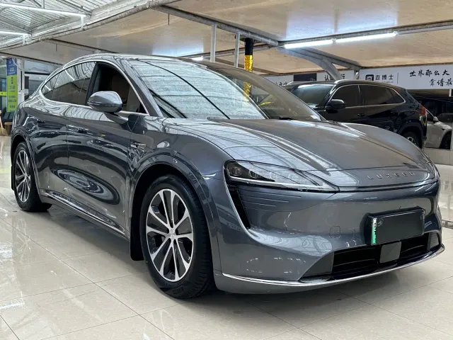 Li Auto i6 — Фото автомобиля 3