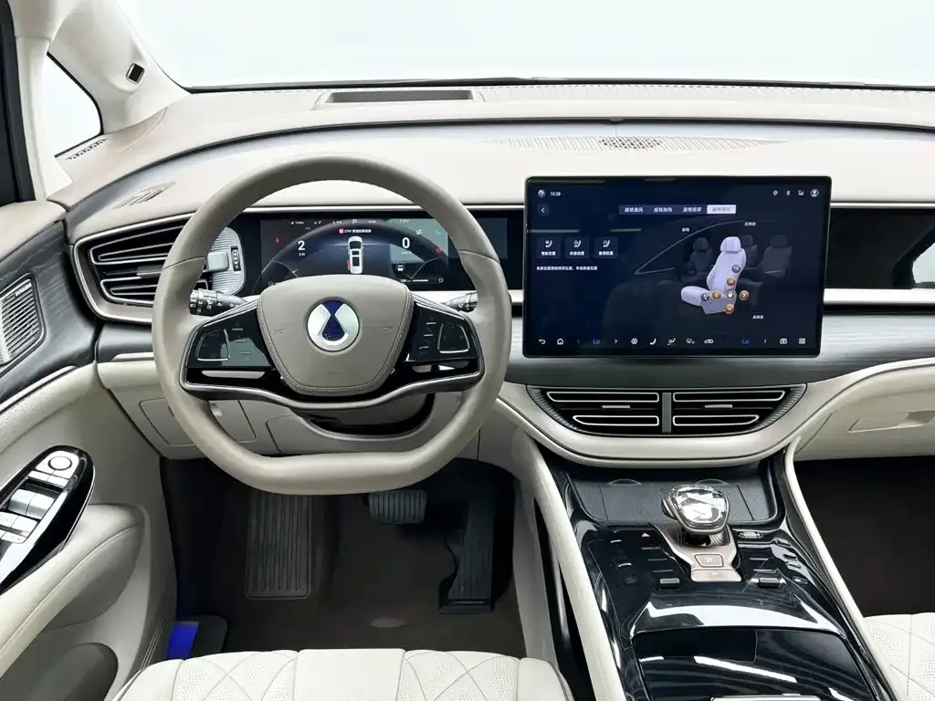 Denza Denza D9 2022 DM-i 970 AWD Flagship — Фото автомобиля 24