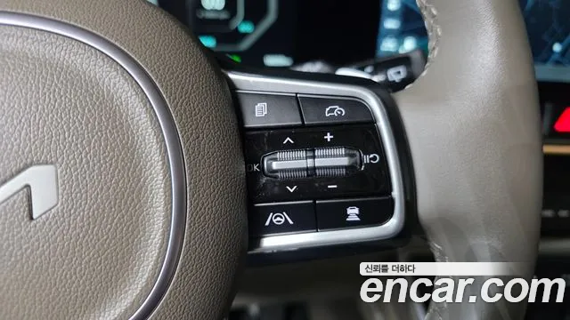 Kia Carnival Generation 4 — Фото автомобиля 21