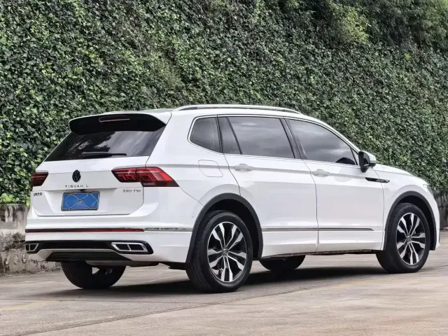 Volkswagen Tiguan L — Фото автомобиля 9