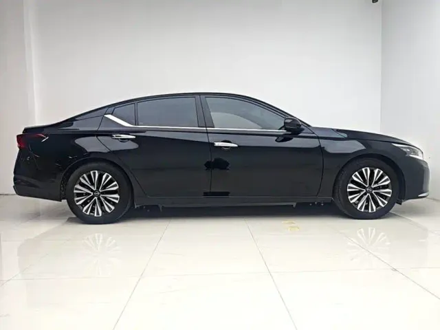 Nissan Teana — Фото автомобиля 5