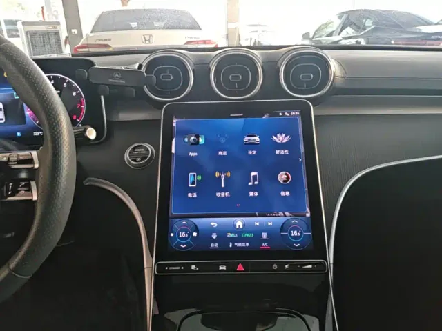 Mercedes-Benz C-Class — Фото автомобиля 12