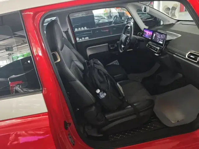 Baojun KiWi EV — Фото автомобиля 24