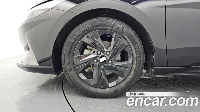 Hyundai Avante CN7 — Фото автомобиля 5