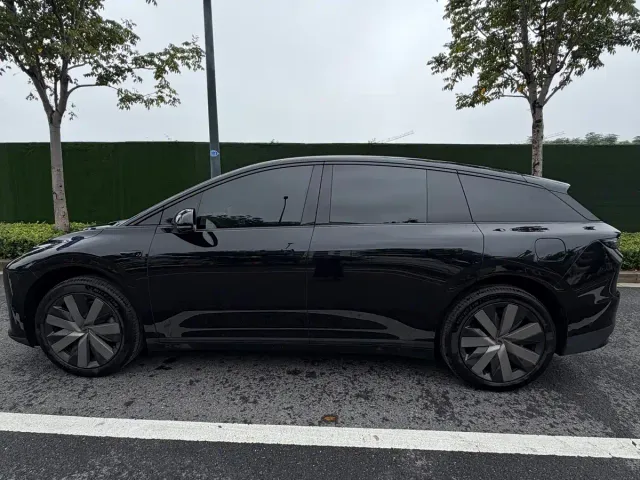 Li Auto i6 — Фото автомобиля 7