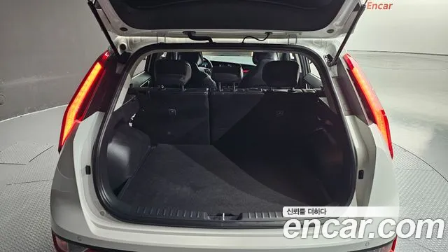 Kia Niro Niro (New) — Фото автомобиля 26