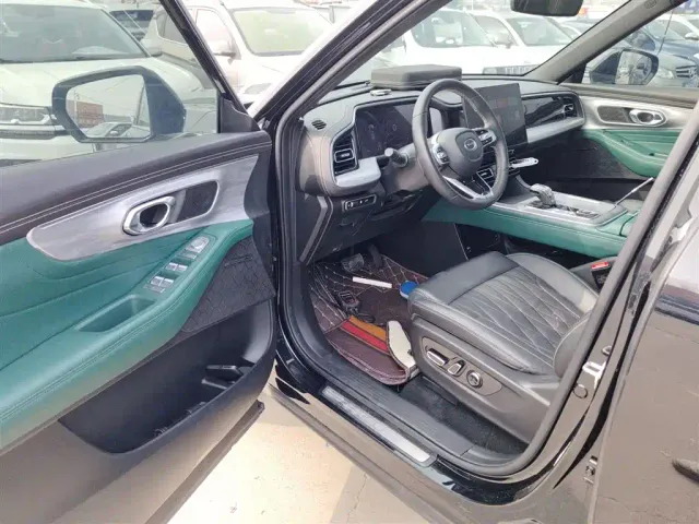 GAC Trumpchi GS8 — Фото автомобиля 15