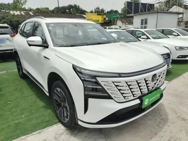Changan CS75 Plus — Фото автомобиля 3