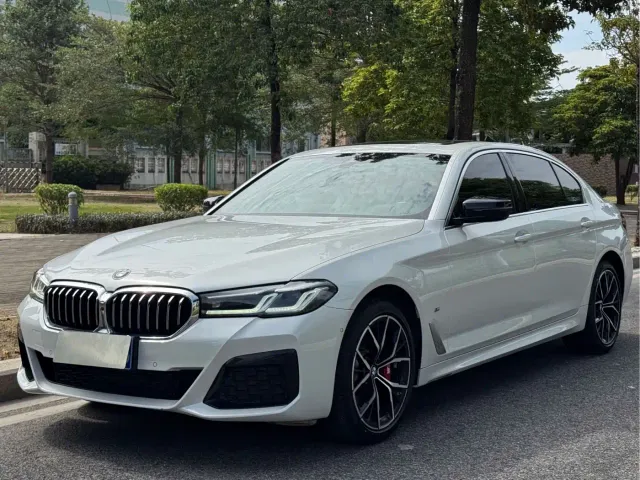 Фотография автомобиля — BMW 5 Series