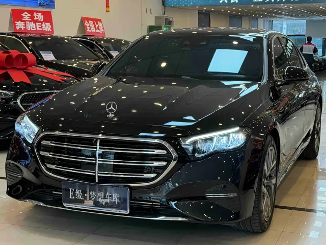 Mercedes-Benz E-Class — Фото автомобиля 2