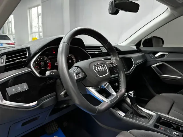Audi Q3 — Фото автомобиля 13