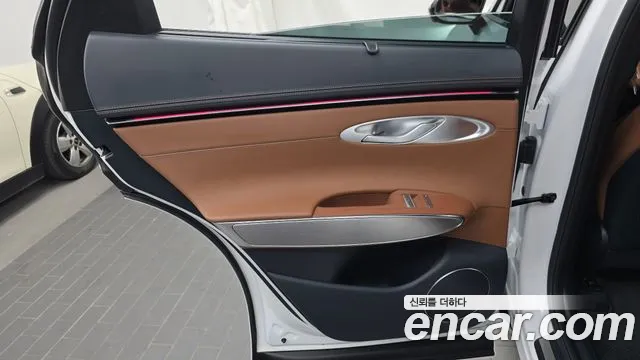 Genesis GV70 2.5T Бензин 2WD — Фото автомобиля 24