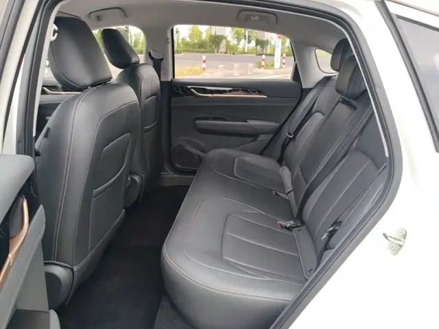 Wuling Starlight — Фото автомобиля 16