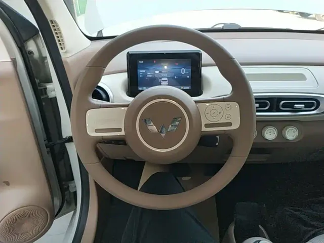 Wuling Hongguang Mini EV — Фото автомобиля 10