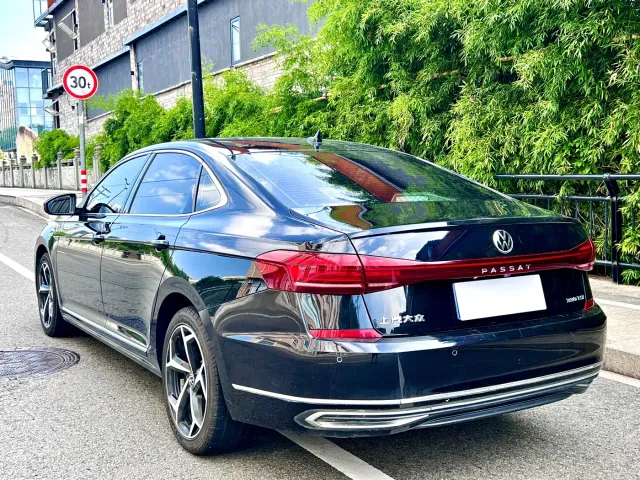 Volkswagen Passat — Фото автомобиля 8