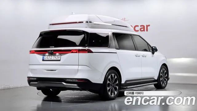 Kia Carnival Generation 4 — Фото автомобиля 2