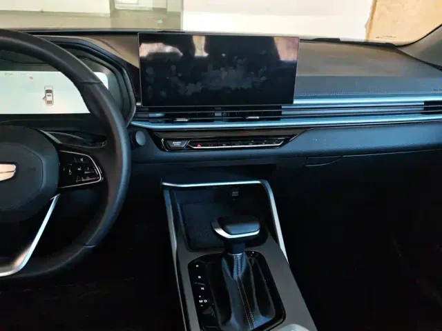 Geely Emgrand — Фото автомобиля 13