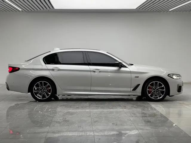 BMW 5 Series — Фото автомобиля 8