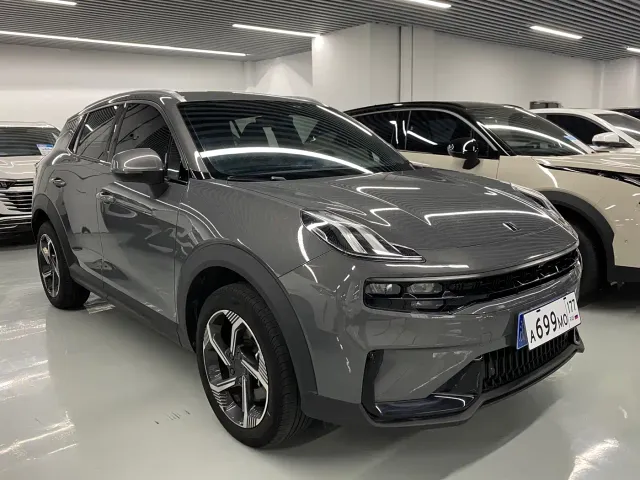 Lynk & Co 06 — Фото автомобиля 3