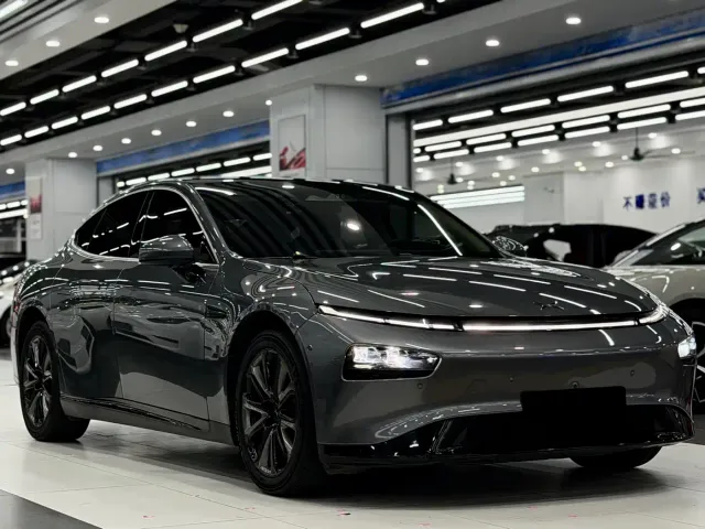 Xpeng P7 — Фото автомобиля 3