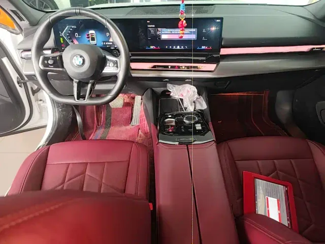 BMW 5 Series — Фото автомобиля 9