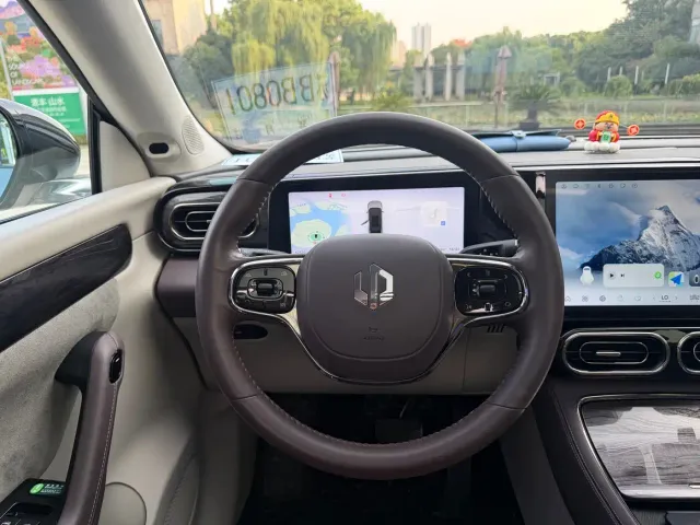 Leapmotor C11 — Фото автомобиля 11