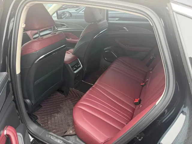Hongqi H5 — Фото автомобиля 12
