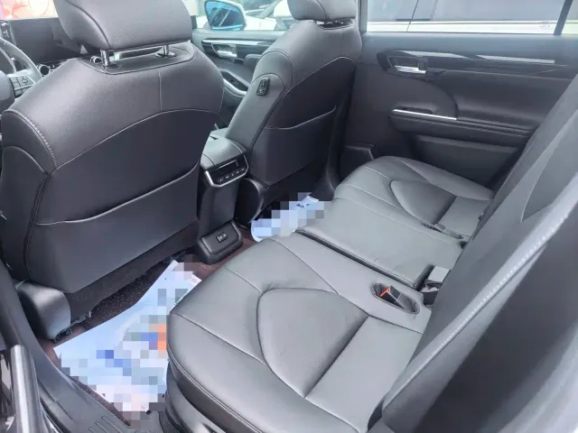 Toyota Highlander — Фото автомобиля 6