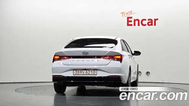 Hyundai Avante CN7 — Фото автомобиля 3