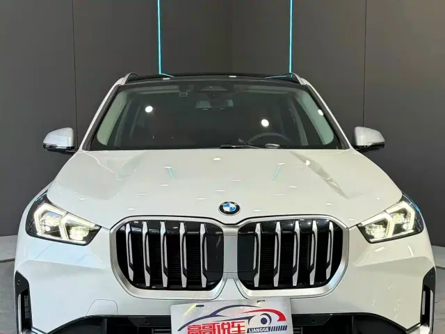 BMW X1 — Фото автомобиля 2