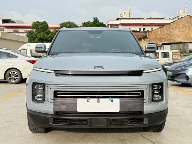 Geely ICON — Фото автомобиля 2