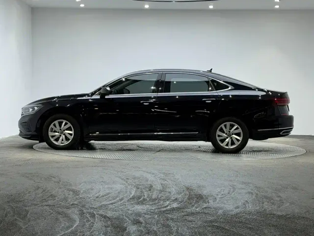 Volkswagen Passat — Фото автомобиля 5