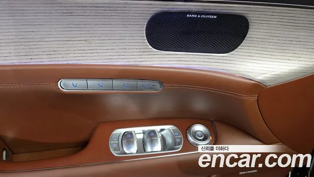 Genesis G90 Бензин 3.5 Turbo e-S/C AWD — Фото автомобиля 14