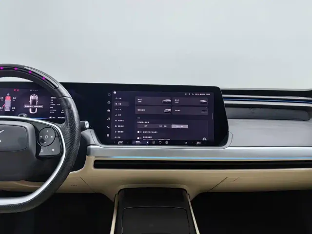 Xpeng P7 — Фото автомобиля 12