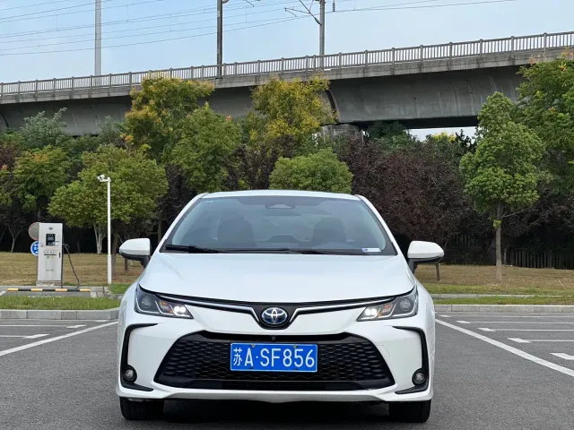 Toyota Corolla — Фото автомобиля 2