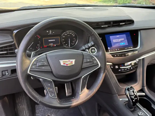 Cadillac XT5 — Фото автомобиля 14