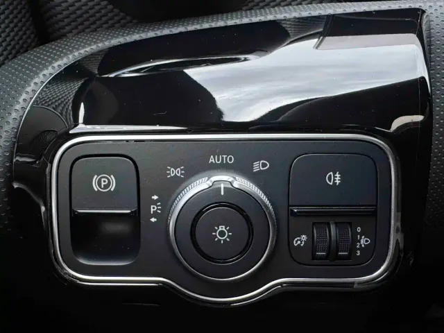 Mercedes-Benz A-Class — Фото автомобиля 12