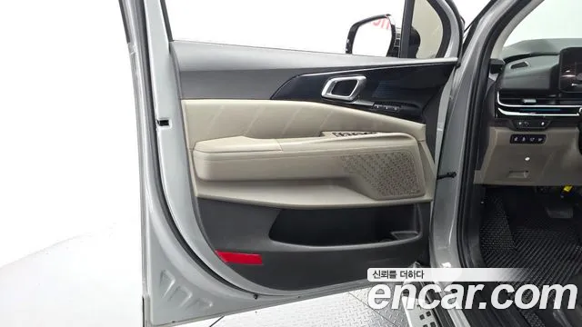 Kia Carnival Generation 4 — Фото автомобиля 13
