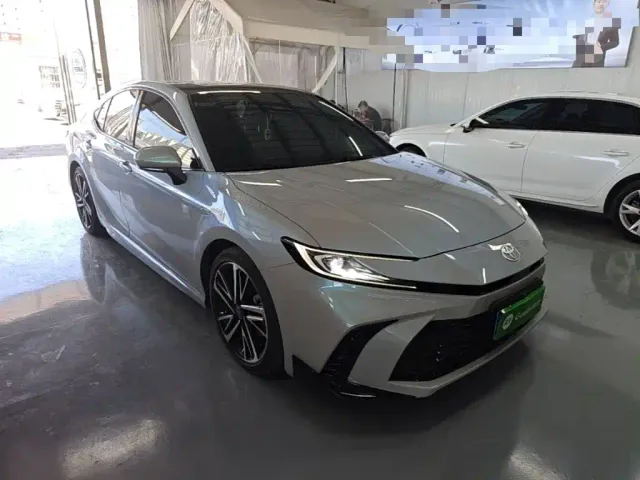 Toyota Camry — Фото автомобиля 3