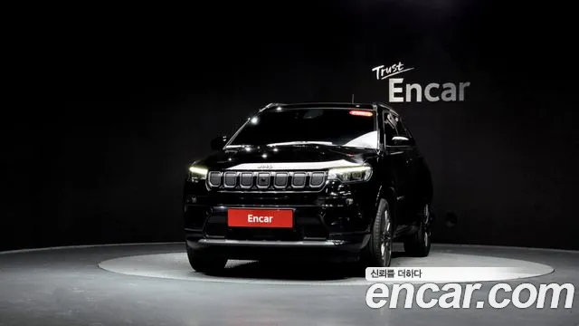 Jeep Compass — Фото автомобиля 2